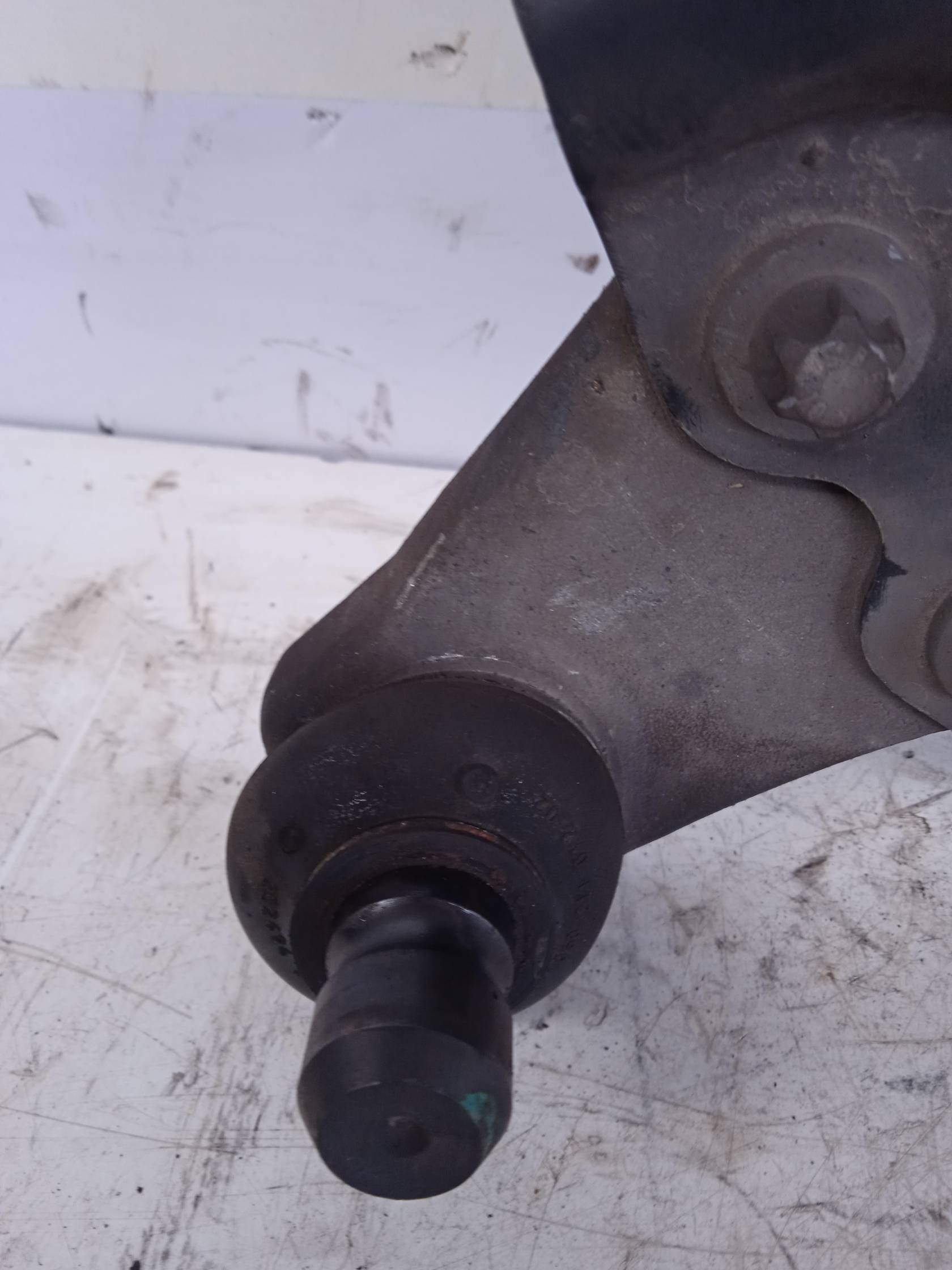 Braccio oscillante sosp. ant. sx.